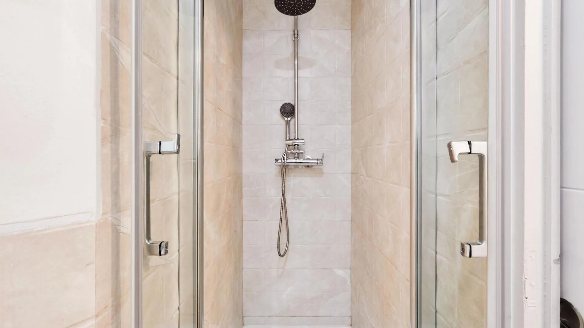 Apartamento Destination Downtown - Ultra Central Barcelona